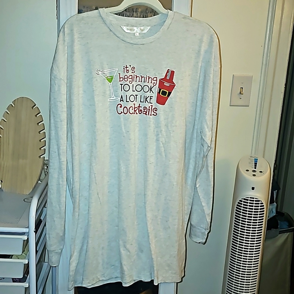 NWT Royal standard women's long sleeve tee. Size XL